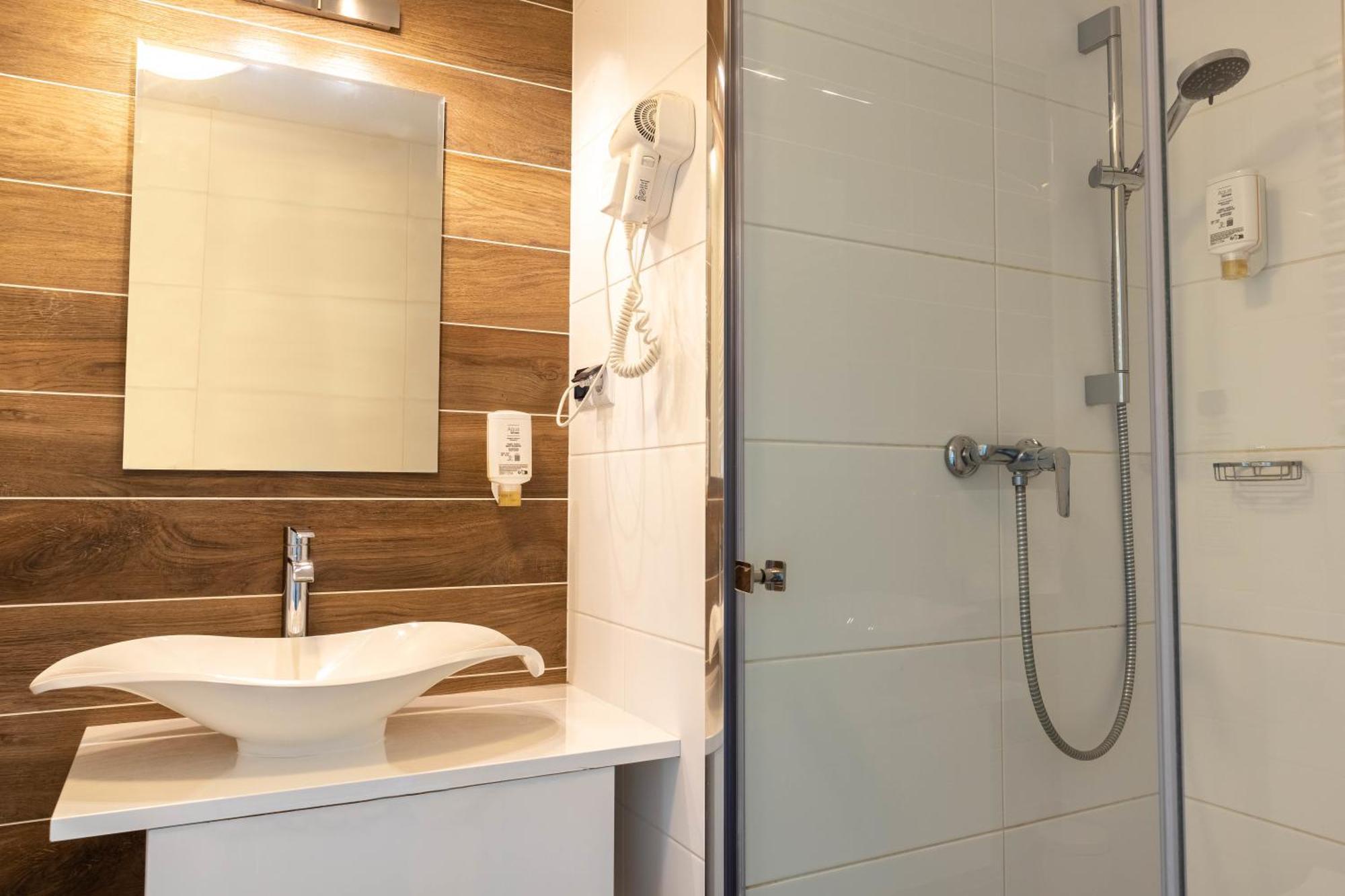 Hotel Nafta Krosno Luaran gambar