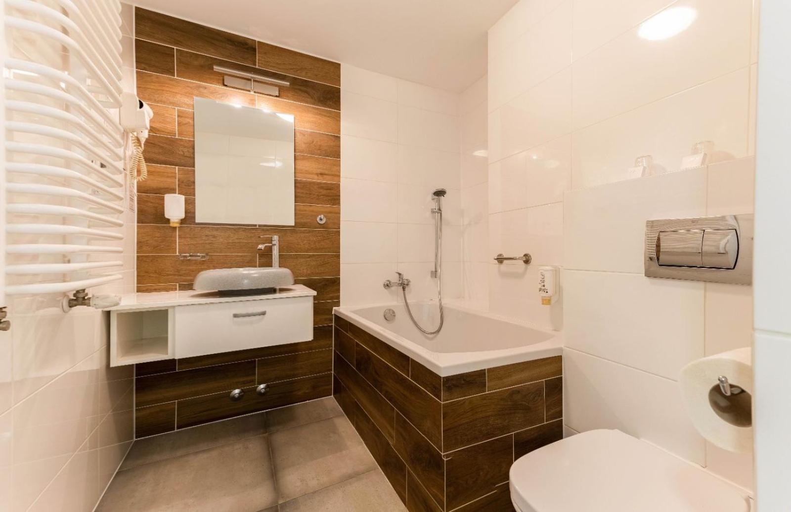Hotel Nafta Krosno Luaran gambar