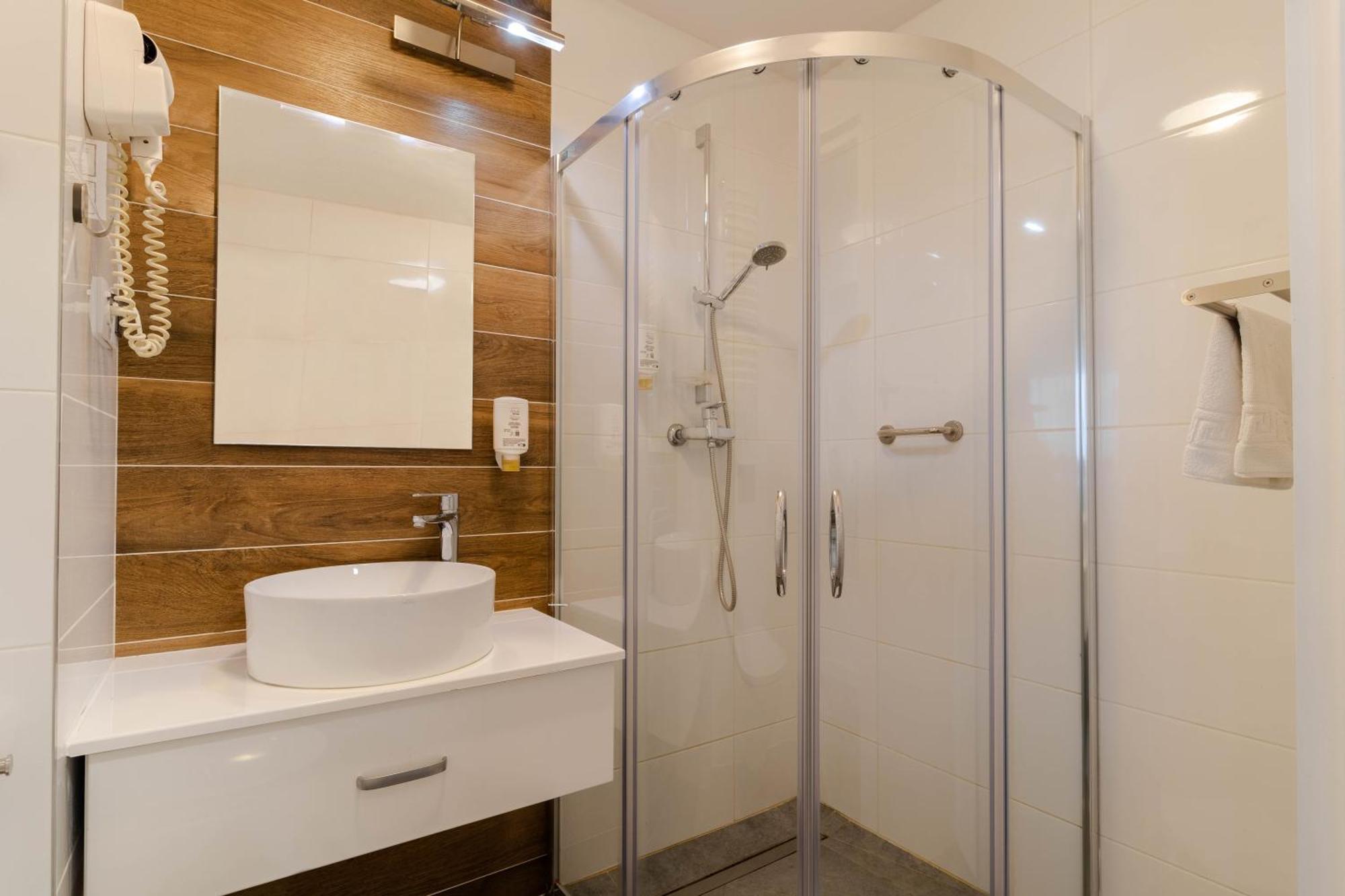 Hotel Nafta Krosno Luaran gambar