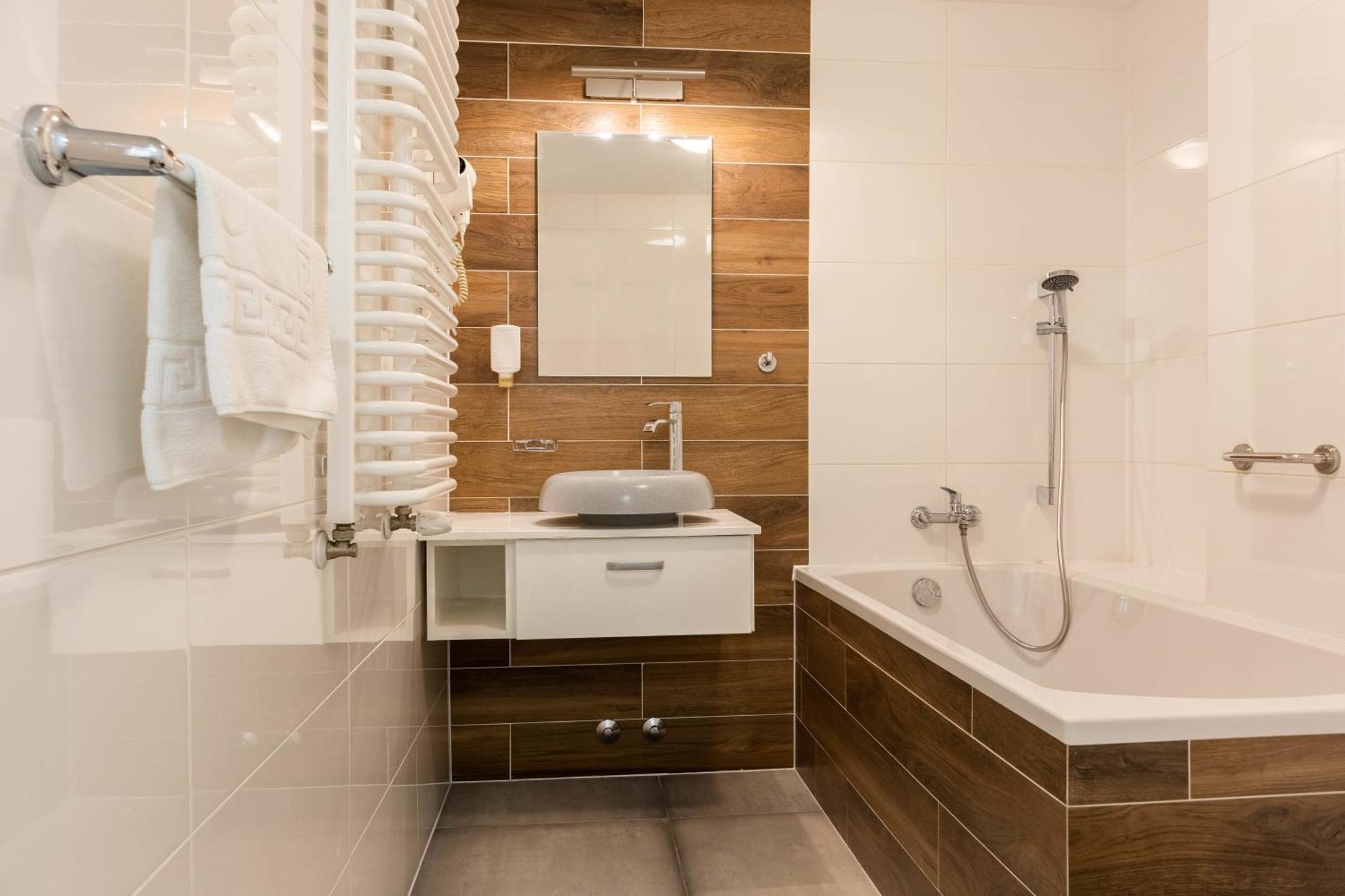 Hotel Nafta Krosno Luaran gambar